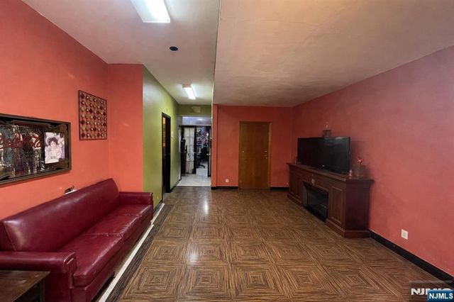 220 Bloomfield Avenue, Montclair, NJ 07042