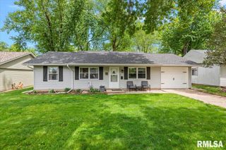 18 NOTTINGHAM Drive, Chatham, IL 62629