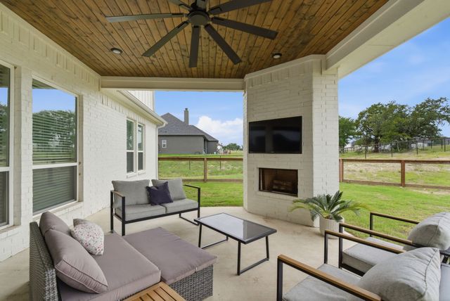 815 Wind River Pass, Azle, TX 76020