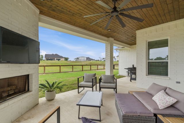 815 Wind River Pass, Azle, TX 76020