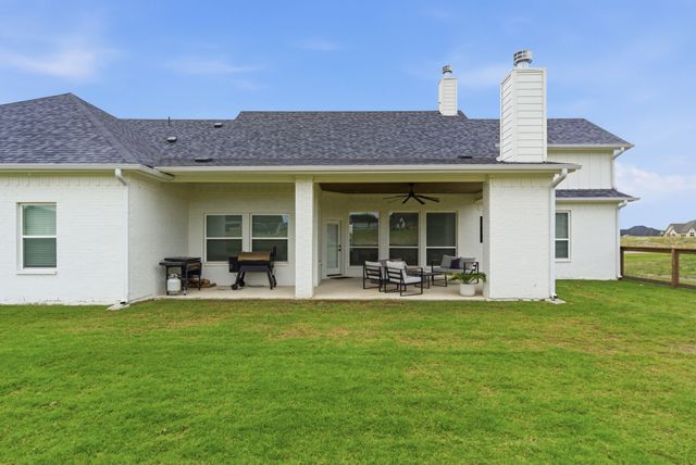 815 Wind River Pass, Azle, TX 76020