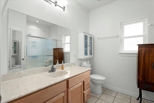 128 W PERSIMMON DR, Granite Shoals, TX 78654
