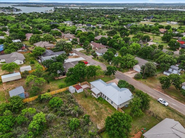 128 W PERSIMMON DR, Granite Shoals, TX 78654