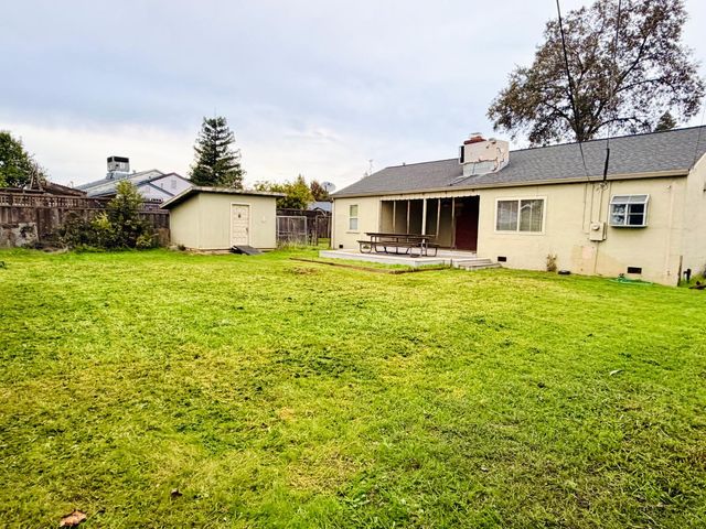 2248 Rainbow Ave, Sacramento, CA 95821