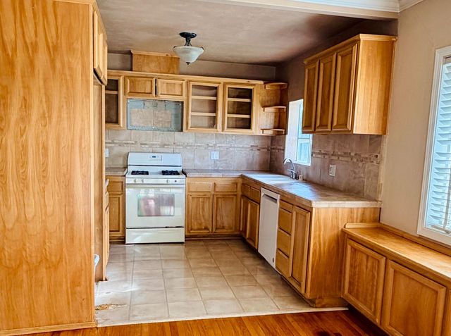 2248 Rainbow Ave, Sacramento, CA 95821