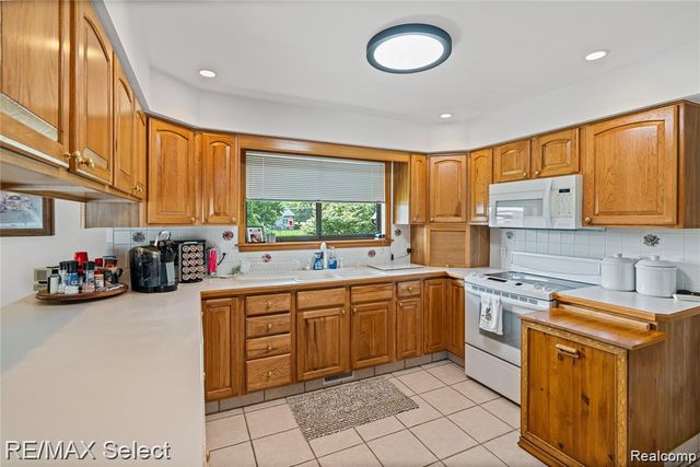 9215 W Grand Blanc Road, Gaines Township, MI 48436