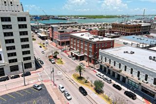 202 25th Street 306, Galveston, TX 77550