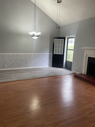 3270 Priest Woods Dr, Nashville, TN 37214