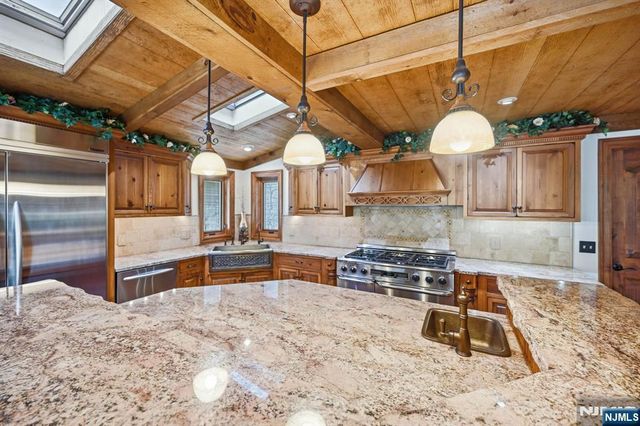 1561 Macopin Road, West Milford, NJ 07480