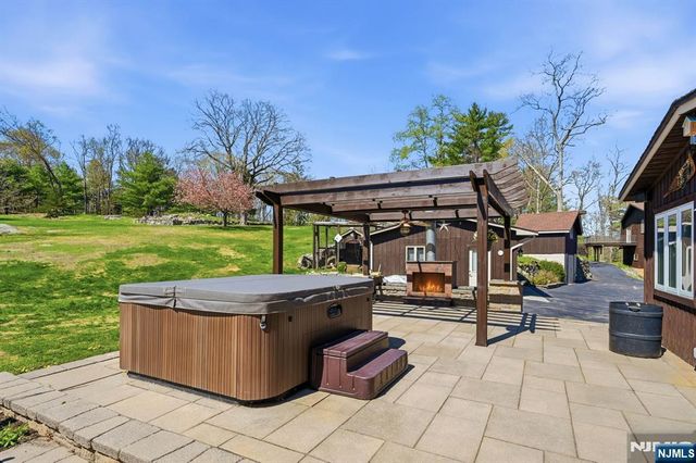 1561 Macopin Road, West Milford, NJ 07480