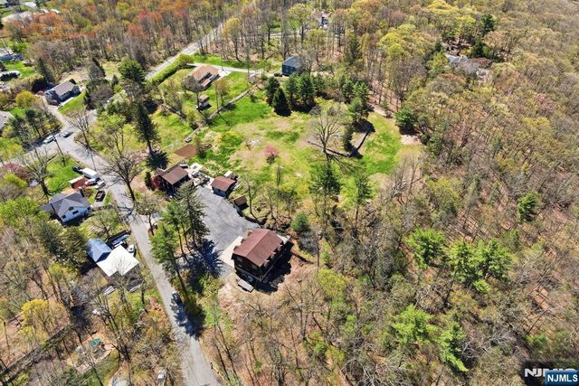 1561 Macopin Road, West Milford, NJ 07480