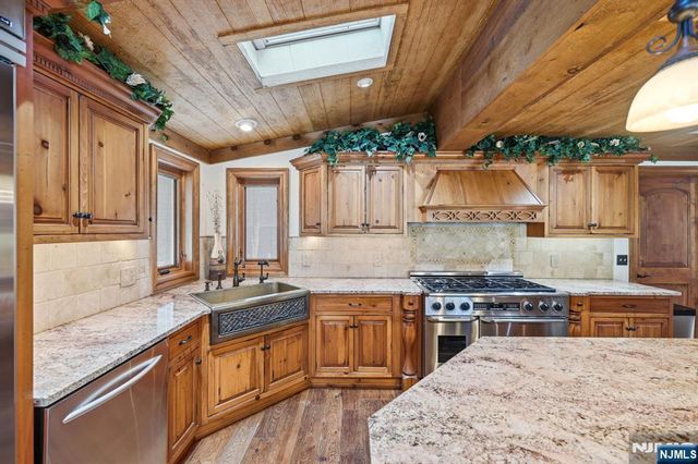 1561 Macopin Road, West Milford, NJ 07480