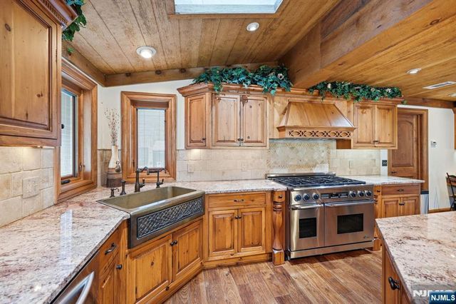 1561 Macopin Road, West Milford, NJ 07480