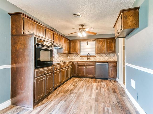 1520 Wind Hill Road, Norman, OK 73071