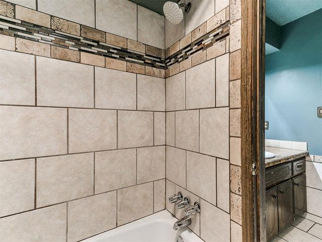 1520 Wind Hill Road, Norman, OK 73071
