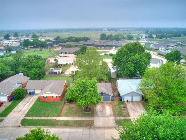 1520 Wind Hill Road, Norman, OK 73071
