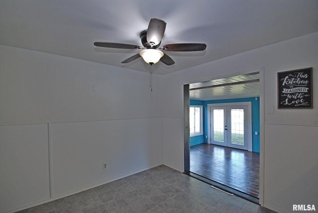 1512 S 7TH Street, Pekin, IL 61554