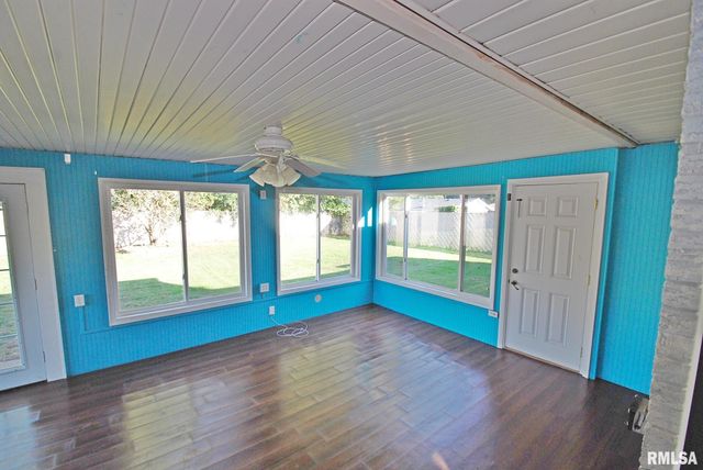 1512 S 7TH Street, Pekin, IL 61554