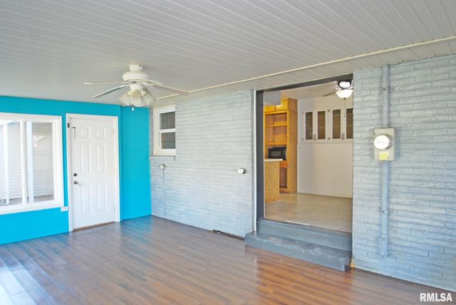 1512 S 7TH Street, Pekin, IL 61554