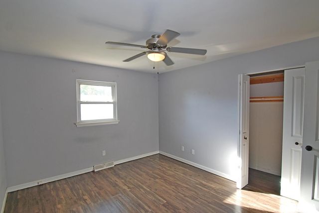 1512 S 7TH Street, Pekin, IL 61554