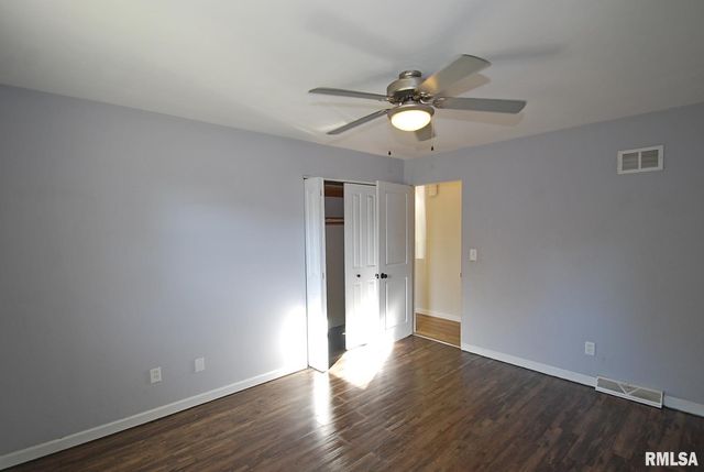 1512 S 7TH Street, Pekin, IL 61554