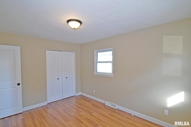 1512 S 7TH Street, Pekin, IL 61554