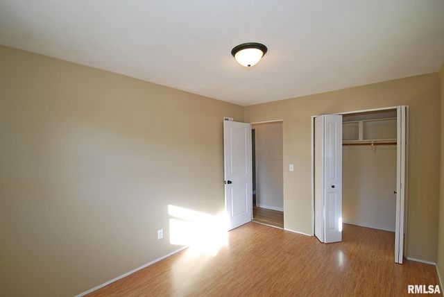1512 S 7TH Street, Pekin, IL 61554