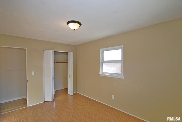 1512 S 7TH Street, Pekin, IL 61554