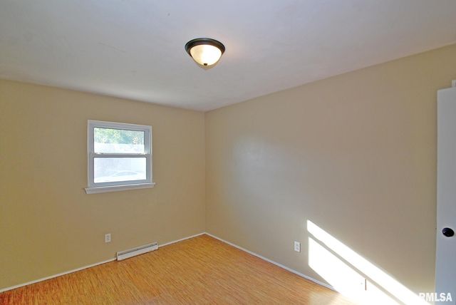 1512 S 7TH Street, Pekin, IL 61554