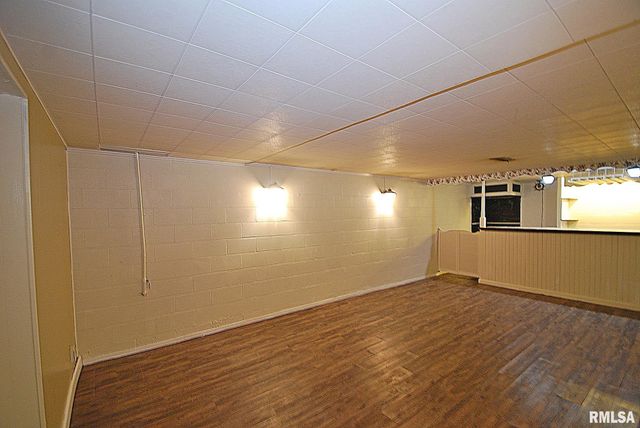 1512 S 7TH Street, Pekin, IL 61554