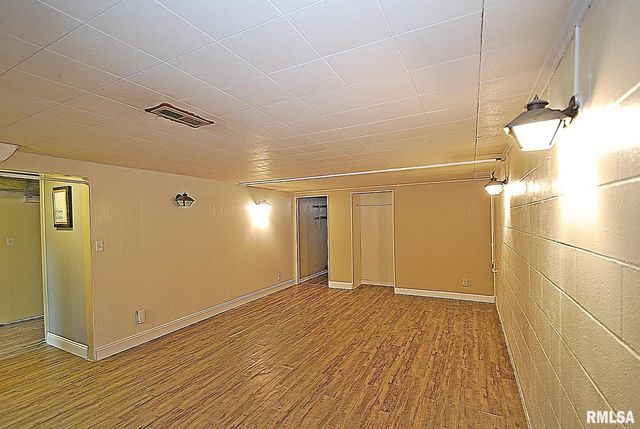 1512 S 7TH Street, Pekin, IL 61554