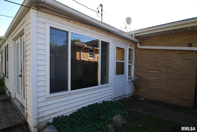 1512 S 7TH Street, Pekin, IL 61554