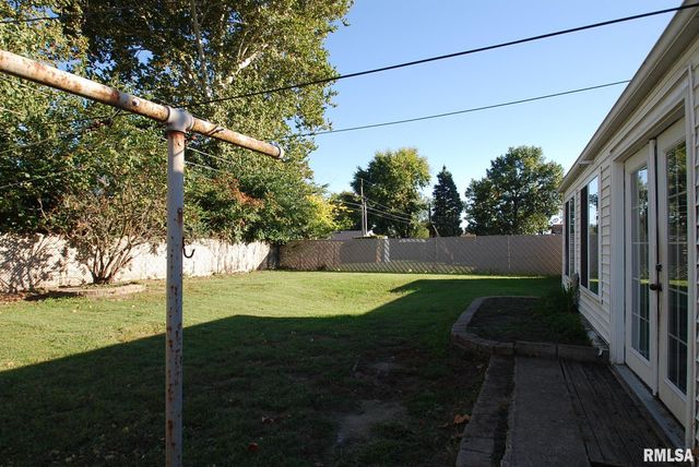 1512 S 7TH Street, Pekin, IL 61554
