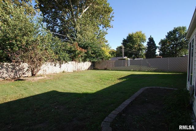 1512 S 7TH Street, Pekin, IL 61554