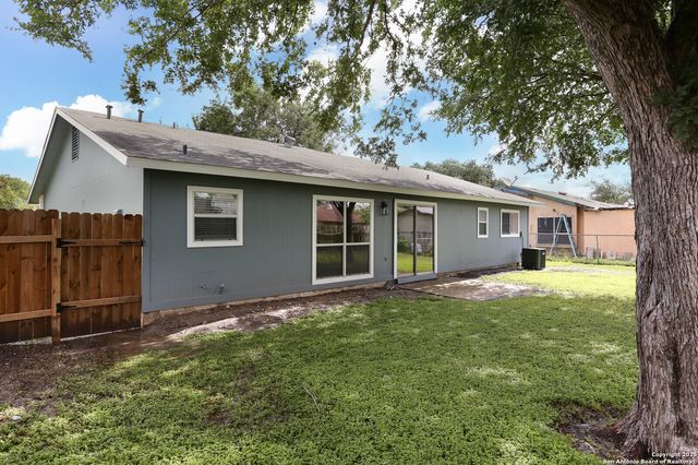 5146 Tom Stafford, Kirby, TX 78219