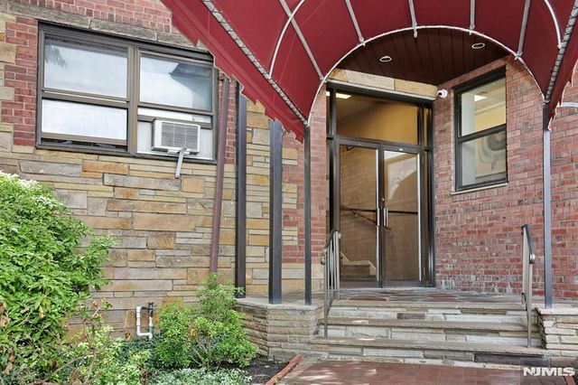 130 Orient Way 3D, Rutherford, NJ 07070