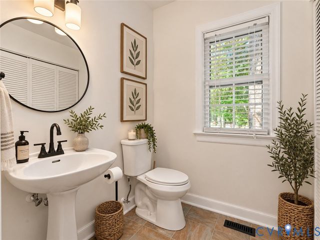 4504 Heritage Woods Ln, Midlothian, VA 23112