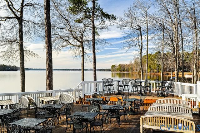 4504 Heritage Woods Ln, Midlothian, VA 23112