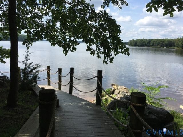4504 Heritage Woods Ln, Midlothian, VA 23112