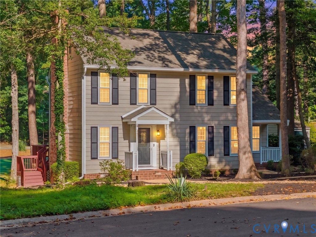 4504 Heritage Woods Ln, Midlothian, VA 23112