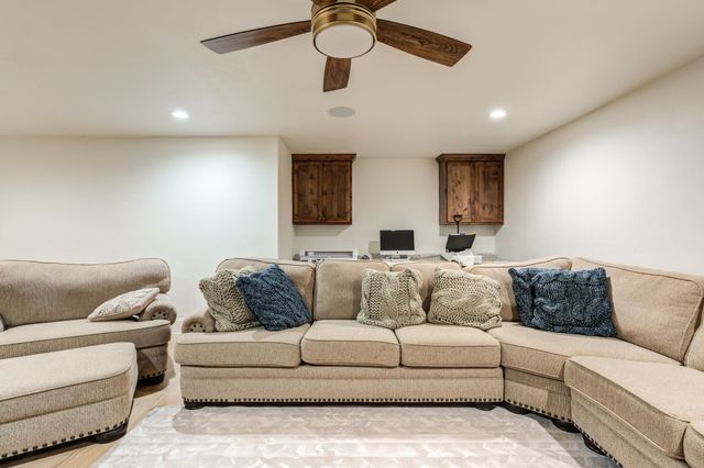 8216 E County Rd 6100, Idalou, TX 79329