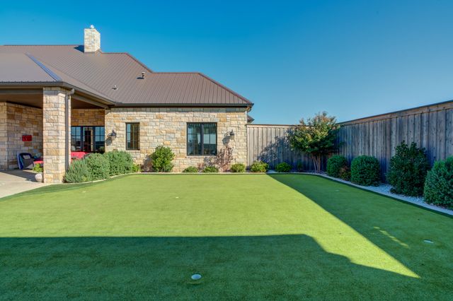 8216 E County Rd 6100, Idalou, TX 79329