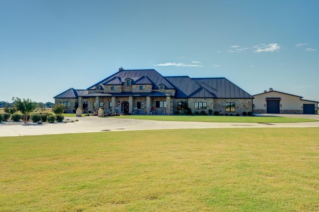 8216 E County Rd 6100, Idalou, TX 79329