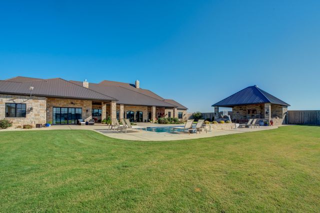 8216 E County Rd 6100, Idalou, TX 79329