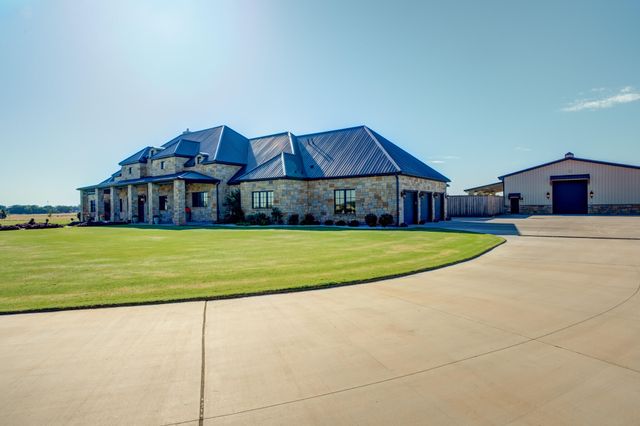 8216 E County Rd 6100, Idalou, TX 79329