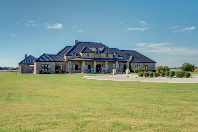 8216 E County Rd 6100, Idalou, TX 79329