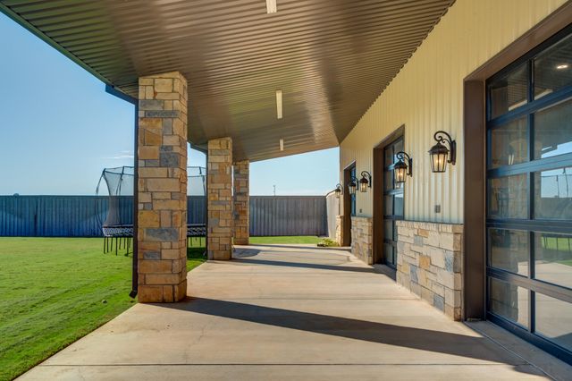 8216 E County Rd 6100, Idalou, TX 79329