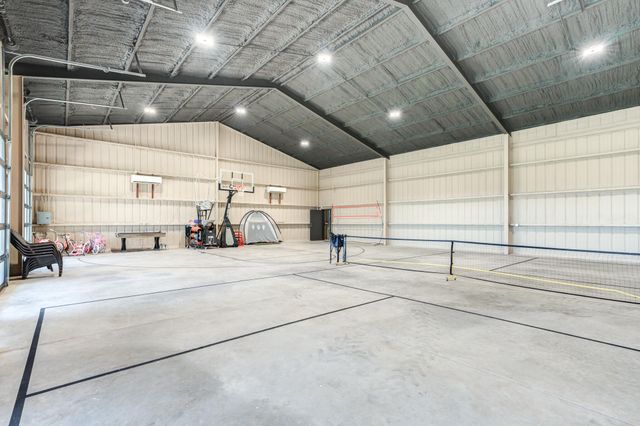 8216 E County Rd 6100, Idalou, TX 79329