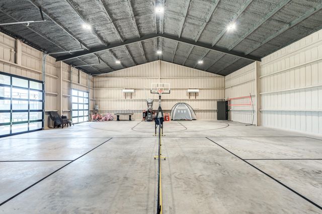 8216 E County Rd 6100, Idalou, TX 79329