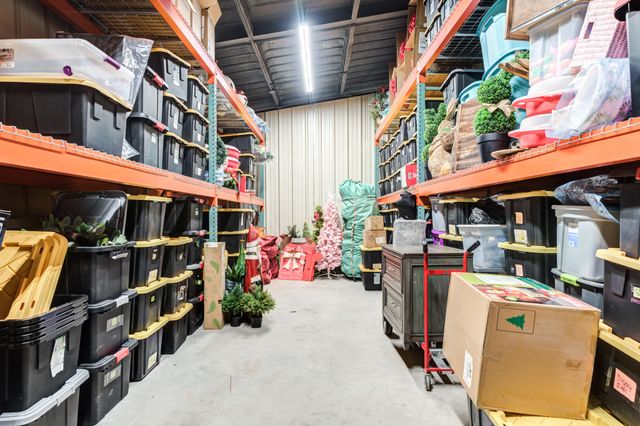 8216 E County Rd 6100, Idalou, TX 79329